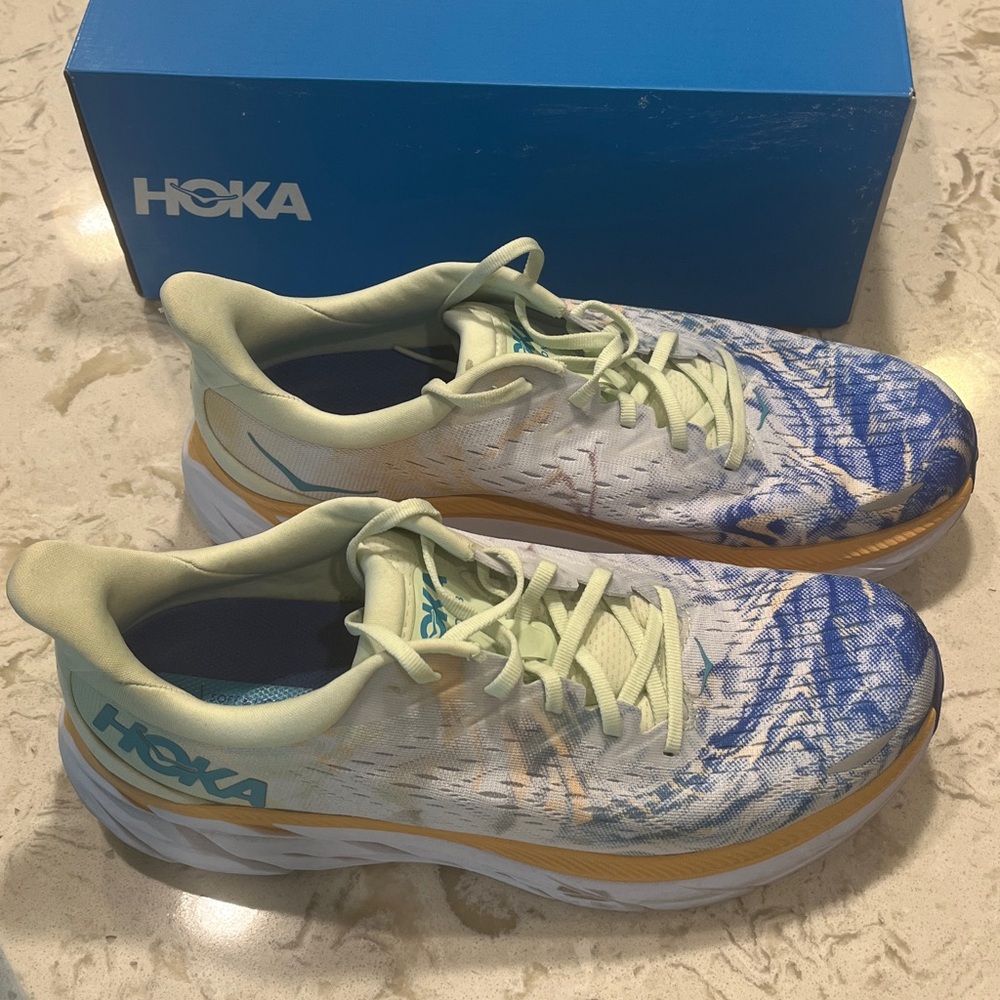 Hoka Clifton 8 size 10.5